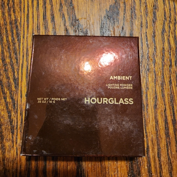 Hourglass Ambient Lighting Powder (Dim Light) - Picture 2 of 5